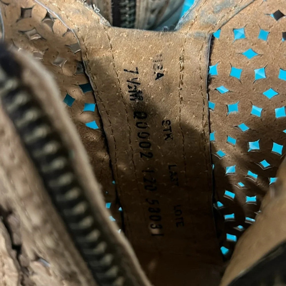 Circle G by Coral Distressed Tan Cutout Shortie Boot - Picture 8 of 12